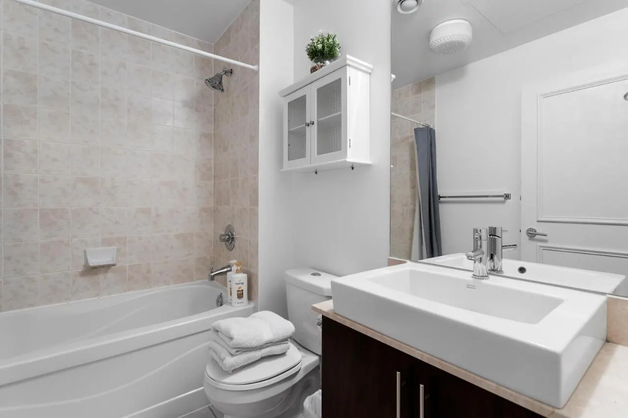 Apartment Luxury Fully Furnished Suite In Downtown Toronto - Maple Leaf Square