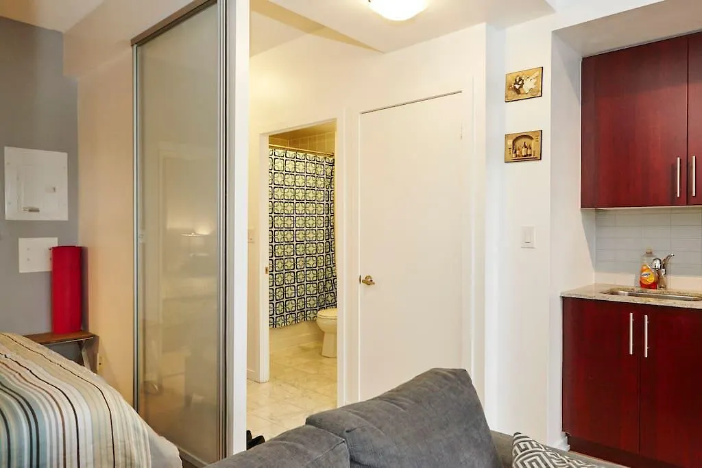Luxury Fully Furnished Suite In Downtown Toronto - Maple Leaf Square